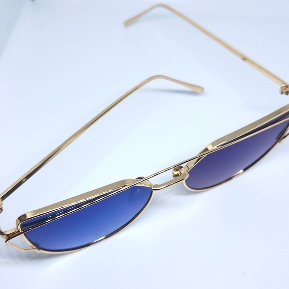 Blue lens sunglasses - Picture 4 of 4